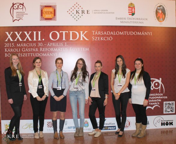 OTDK fal előtt készült képek